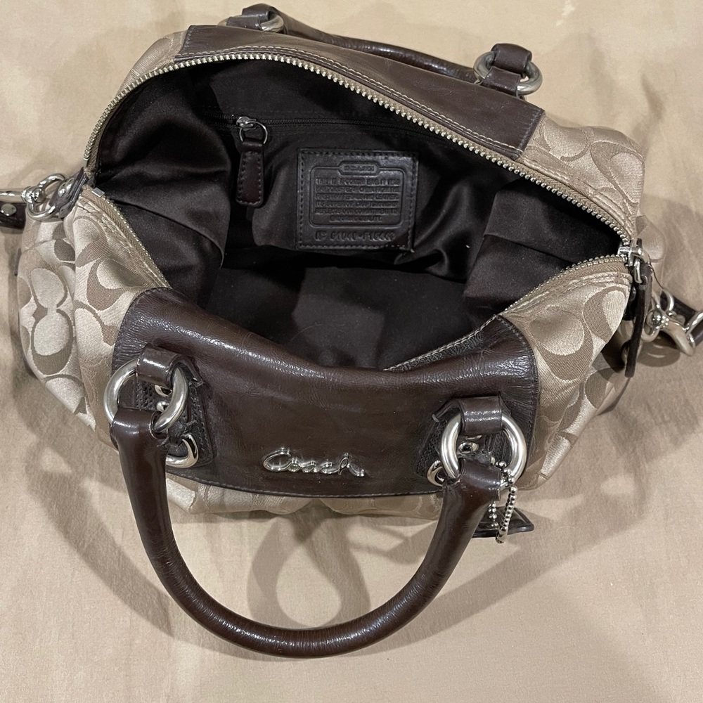 Coach purse!! - Picture 8 of 11